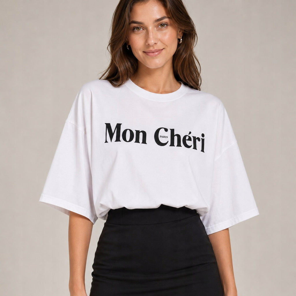 Biały t-shirt oversize Mon Cheri, detal