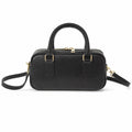 Czarny torebka skórzana mini bostonka z paskiem crossbody, packshot