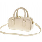 Latte torebka skórzana mini bostonka z paskiem crossbody, zdjęcie producenta