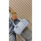 Błękitny torebka skórzana mini bostonka z paskiem crossbody, zdjęcie producenta