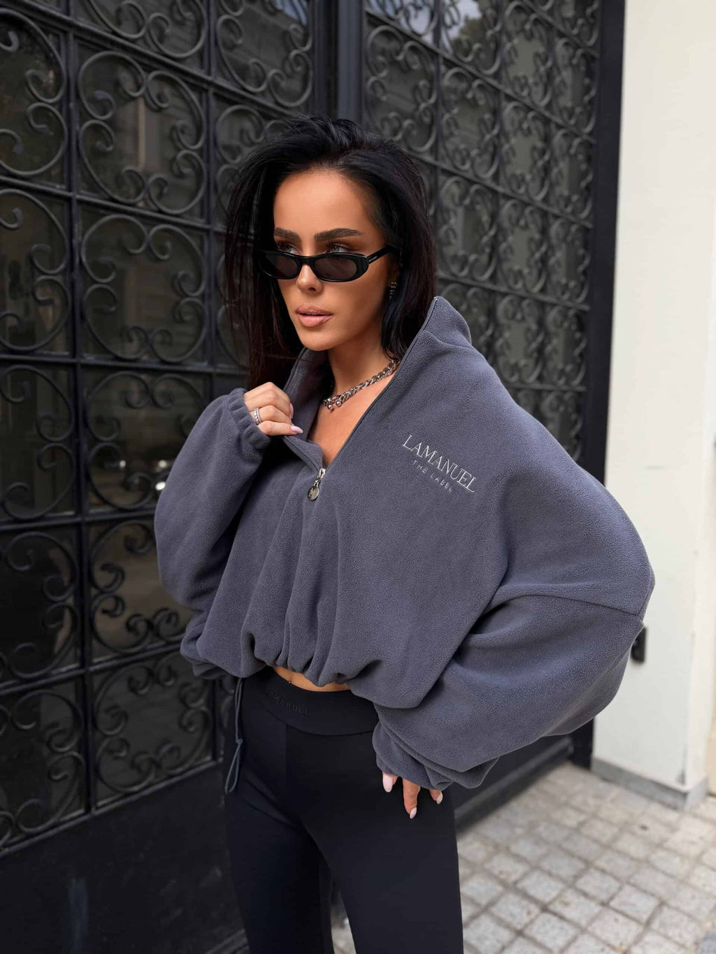 Fumo — bluza polarowa STAY WARM ze stójką, przód bluzy na modelce