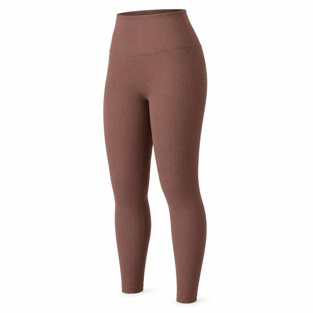 Brązowy — legginsy prążkowane z wysokim pasem, cały bok w lekkim skosie — packshot na białym tle