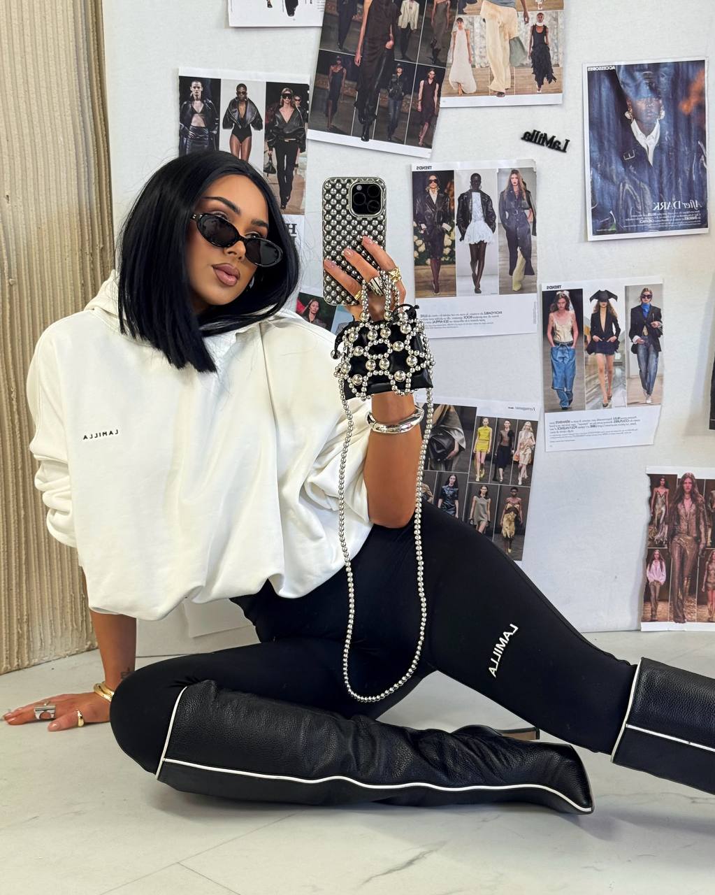 Biały — bluza chmurka z kapturem, stylizacja
