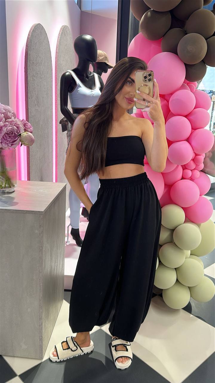 Czarny top bandeau, przód