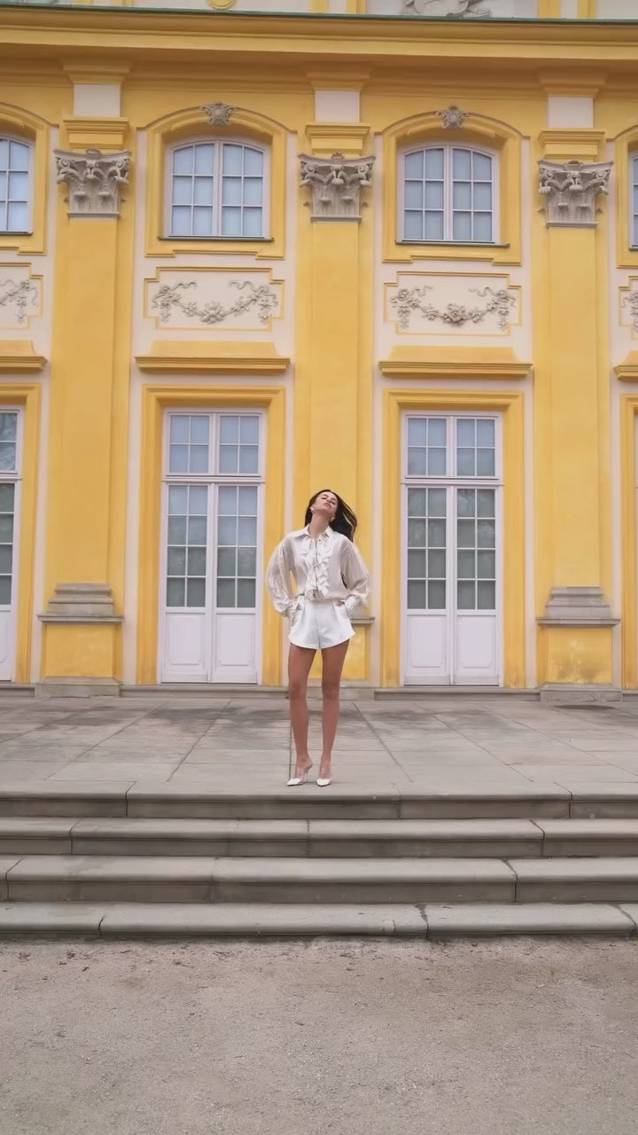 Waniliowy: film, koszula w ruchu