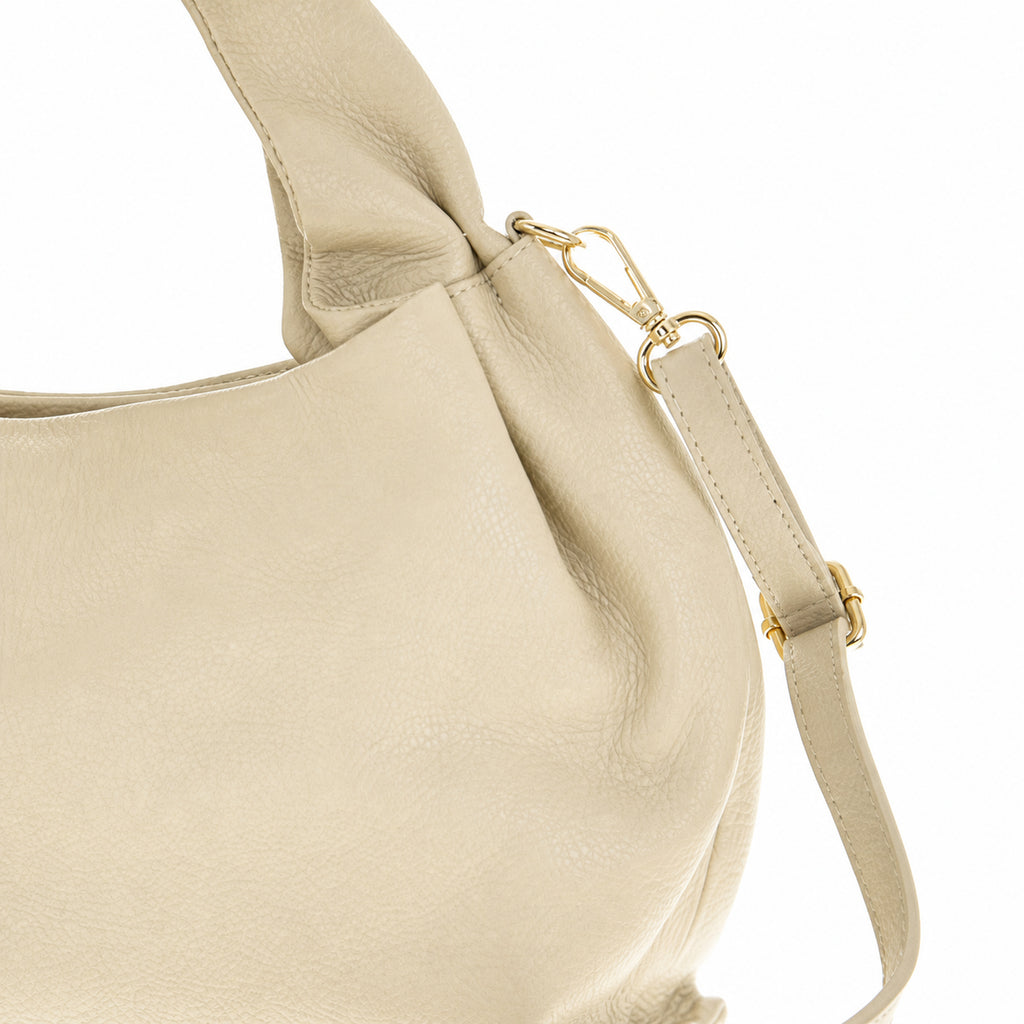 Latte torebka hobo z szerokimi uchwytami, bok i mocowanie