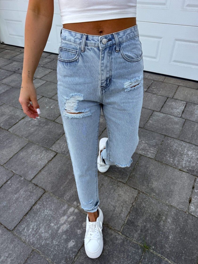 Jasnoniebieski jeansy mom fit, ujęcie 3