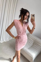 Pudrowy róż wariant sukienki mini, selfie z różą 3D w talii